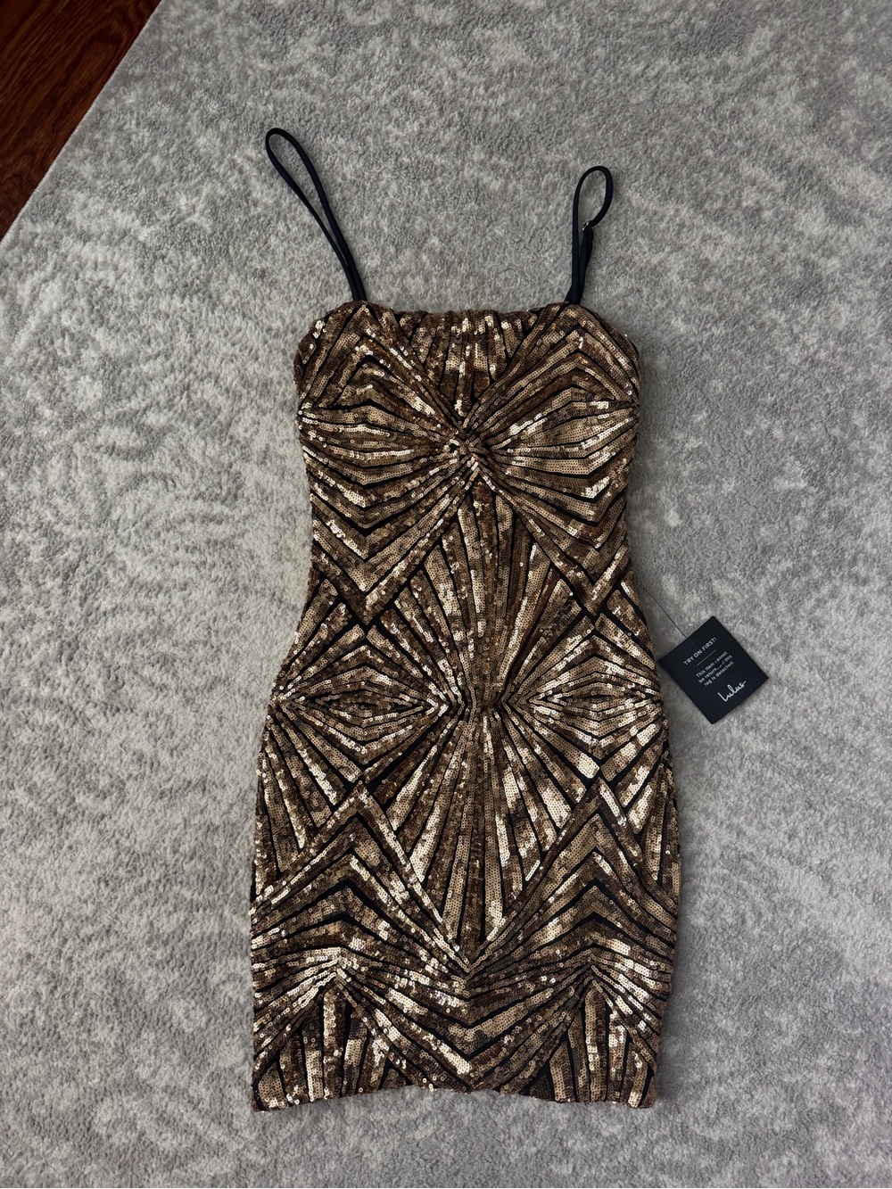 🚨NWT🚨 Lulu's Gold Sequin Geometric Bodycon Mini Dress